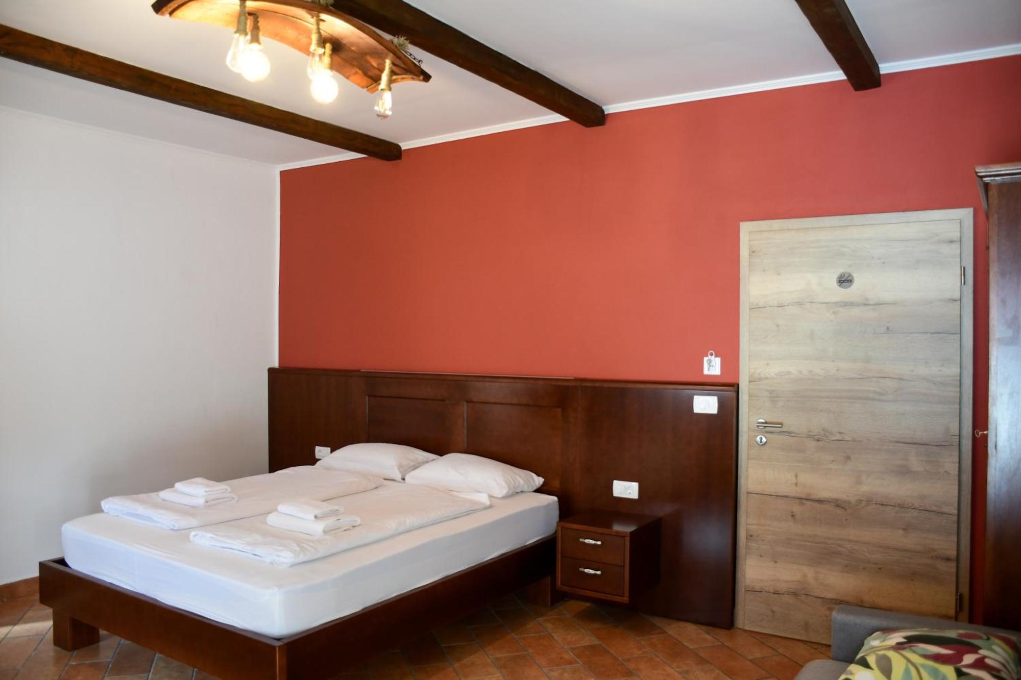 Razman Wine Rooms Gračišče Exteriör bild