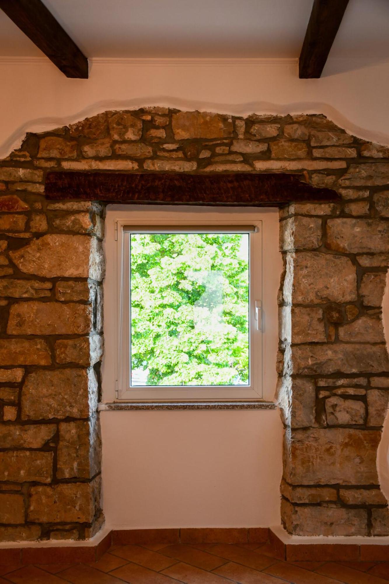 Razman Wine Rooms Gračišče Exteriör bild