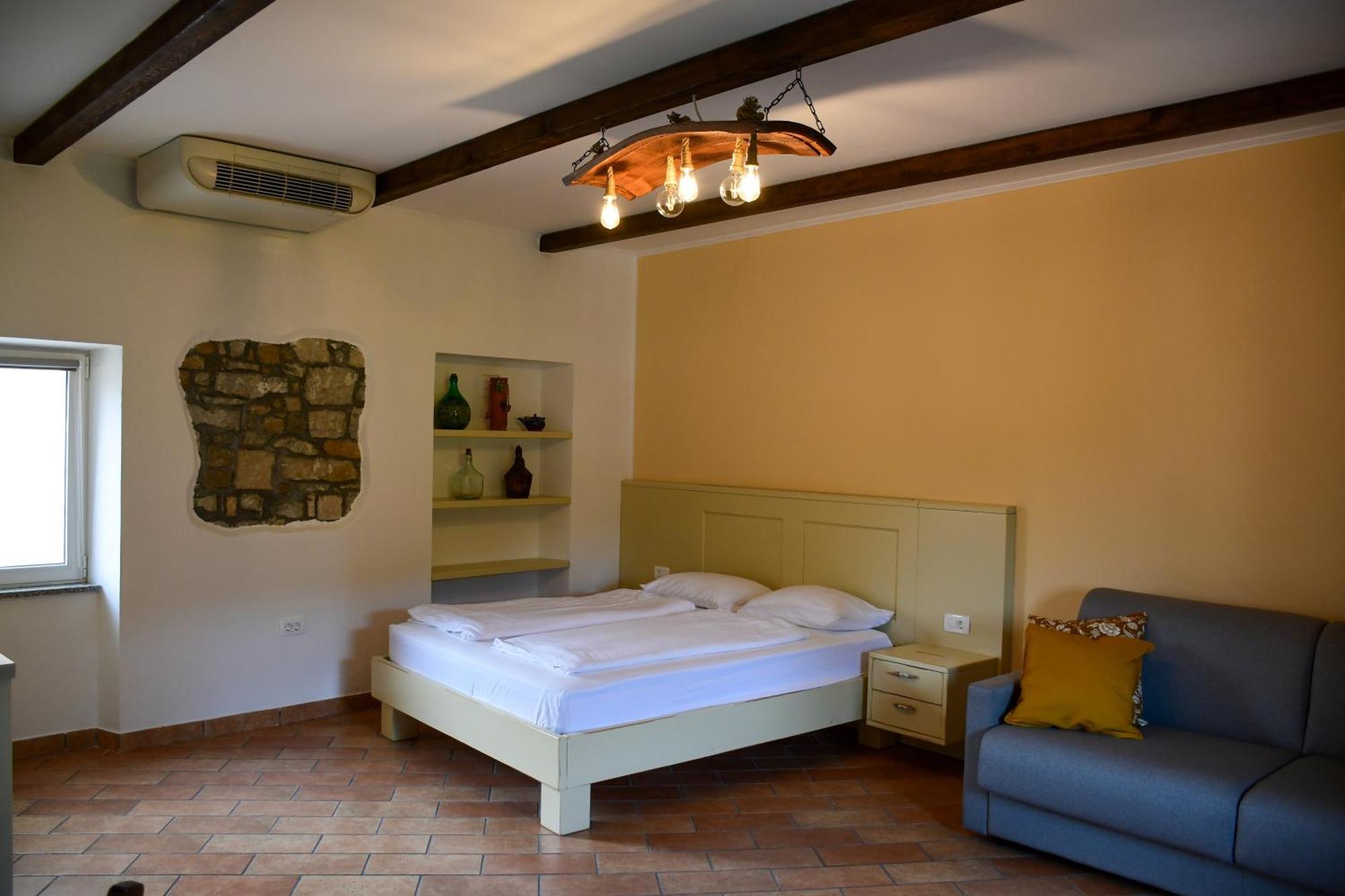 Razman Wine Rooms Gračišče Exteriör bild